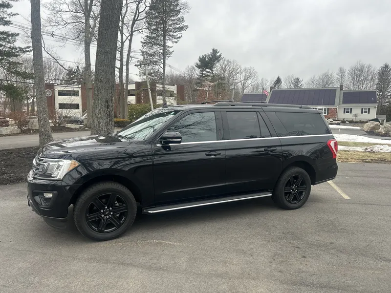 Ford Expedition MAX XLT luxury vehicle